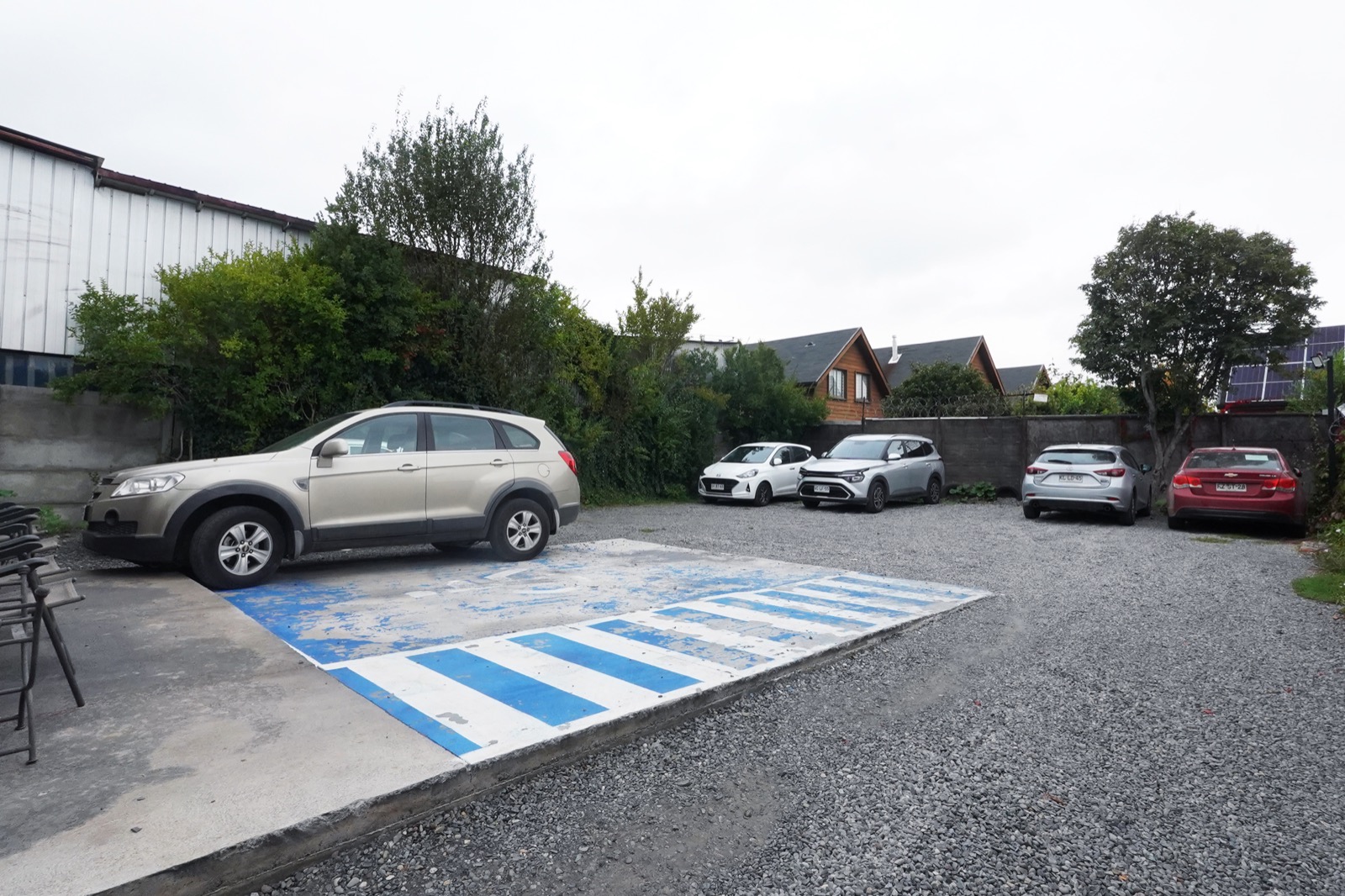 Estacionamiento exclusivo para pacientes en la sede Los Ángeles de Método Hebe